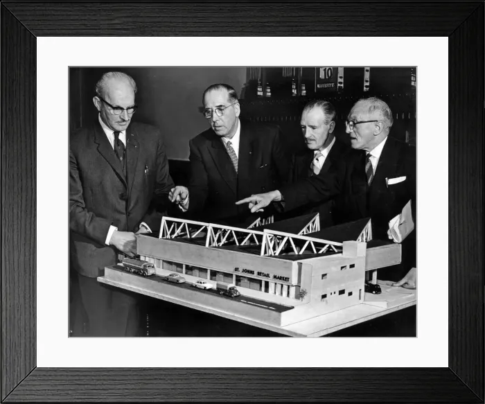 Framed Print : Pictured after a meeting of the Liverpool Markets Committee are left to right Framed Print : Pictured after a meeting of the Liverpool Markets Committee are left to right