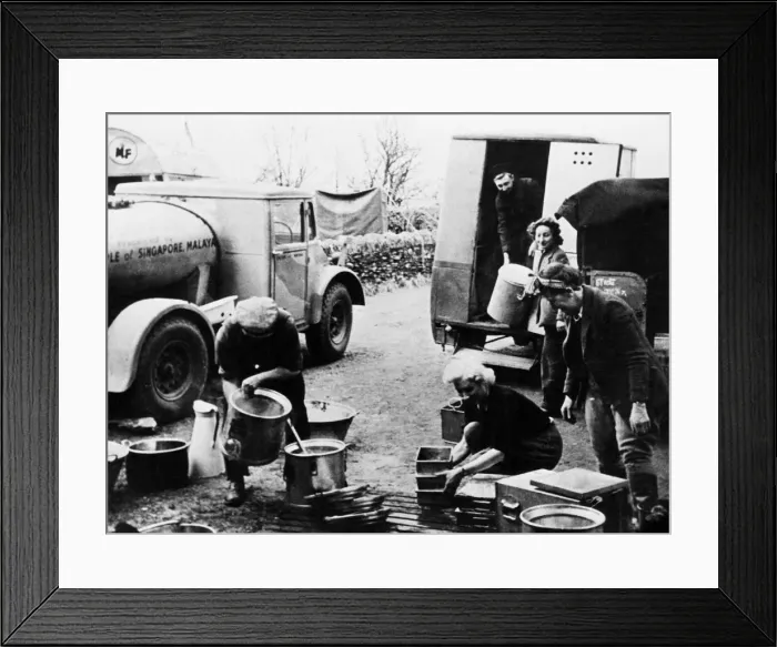 Framed Print : Ministry of food mobile kitchen preparing hot food for the troops about to embark