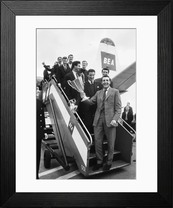Framed Print : Tottenham Hotspur manager arriving home with the Spurs team Framed Print : Tottenham Hotspur manager arriving home with the Spurs team