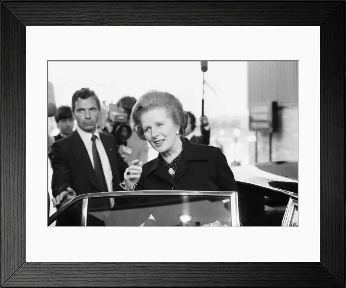 Framed Print : Margaret Thatcher PM, officially opens a new warehouse in Whetstone Framed Print : Margaret Thatcher PM, officially opens a new warehouse in Whetstone