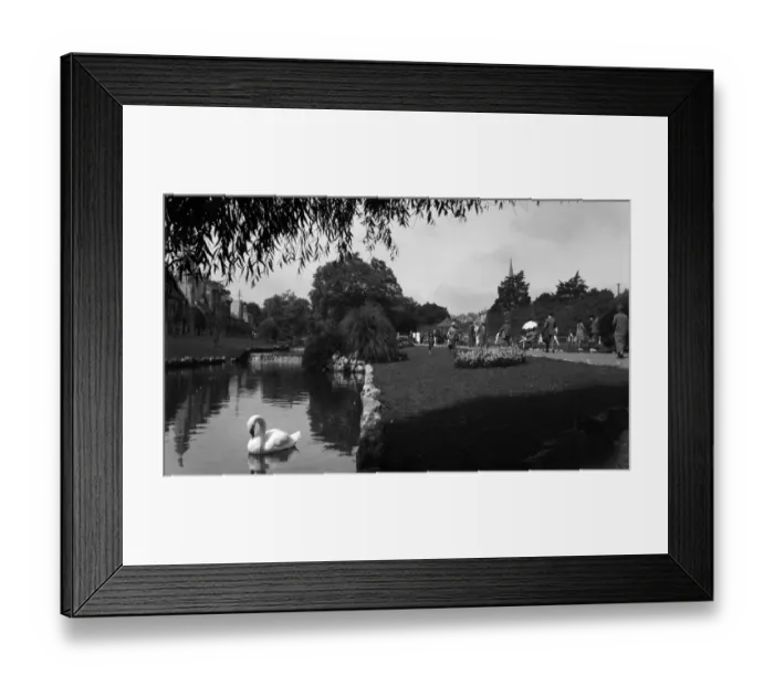 Framed Print : Holiday scene in Dawlish, Devon. 1926. Tyrell Collection