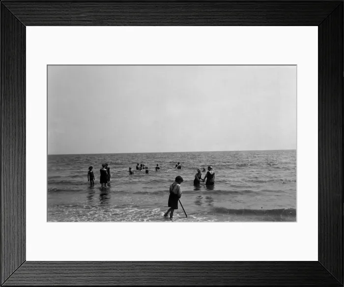 Framed Print : Holiday scenes in Teignmouth, Devon. 1926. Tyrell Collection Framed Print : Holiday scenes in Teignmouth, Devon. 1926. Tyrell Collection