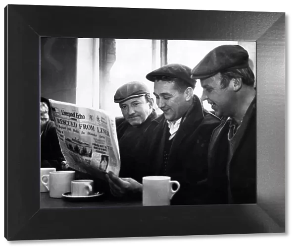 Liverpool dockers having a cup of tea. 30th December 1963