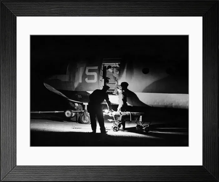 Framed Print : Intensive training received by pilots at an R. A. F Brize Norton where glider training is Framed Print : Intensive training received by pilots at an R. A. F Brize Norton where glider training is