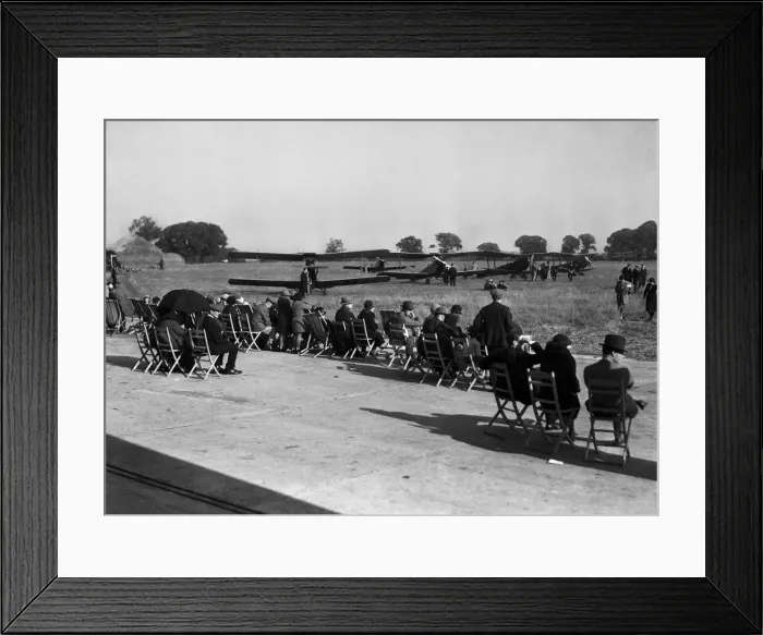 Framed Print : Garden party at Woodley Aerodrome, Reading, Berkshire. 23rd September 1932
