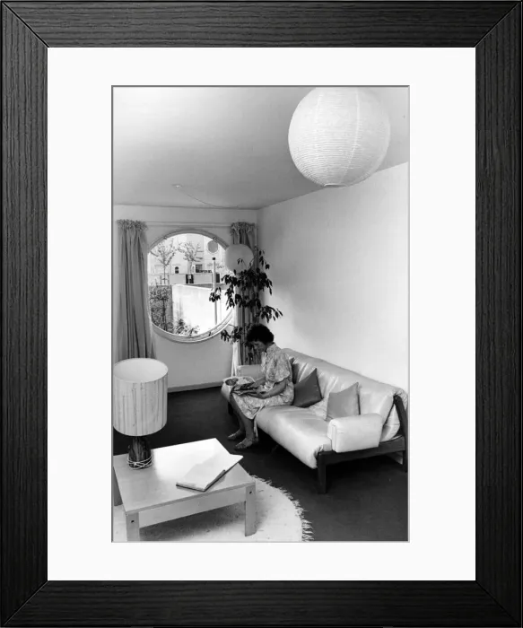 Framed Print : Housing units on the Southgate Estate, Runcorn. The living room area of one of the two Framed Print : Housing units on the Southgate Estate, Runcorn. The living room area of one of the two