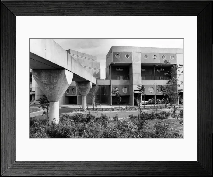 Framed Print : Housing units on the Southgate Estate, Runcorn. Circa 1977 Framed Print : Housing units on the Southgate Estate, Runcorn. Circa 1977