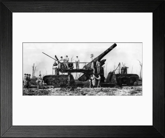Framed Print : 17 inch Howitzer model at the Imperial War Museum. The King figures in a wonderful war Framed Print : 17 inch Howitzer model at the Imperial War Museum. The King figures in a wonderful war