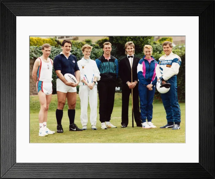 Framed Print : Stephen Hendry with Hutton, Sole, Murray, McKean, McColgan and McRae Framed Print : Stephen Hendry with Hutton, Sole, Murray, McKean, McColgan and McRae