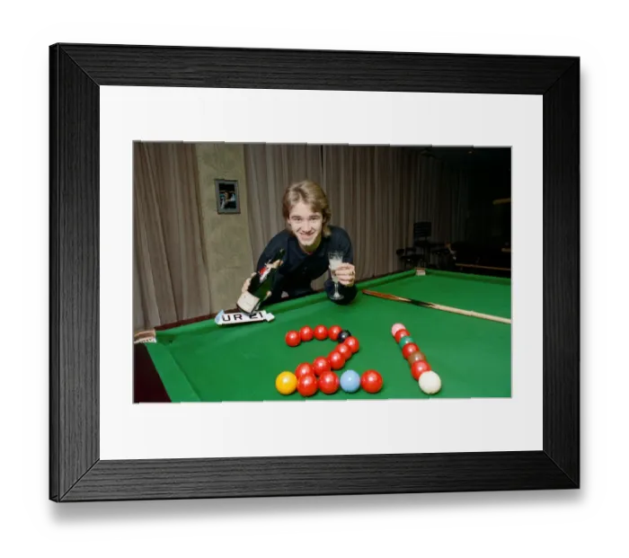 Framed Print : Stephen Hendry celebrating his 21st birthday. 13th January 1990 Framed Print : Stephen Hendry celebrating his 21st birthday. 13th January 1990