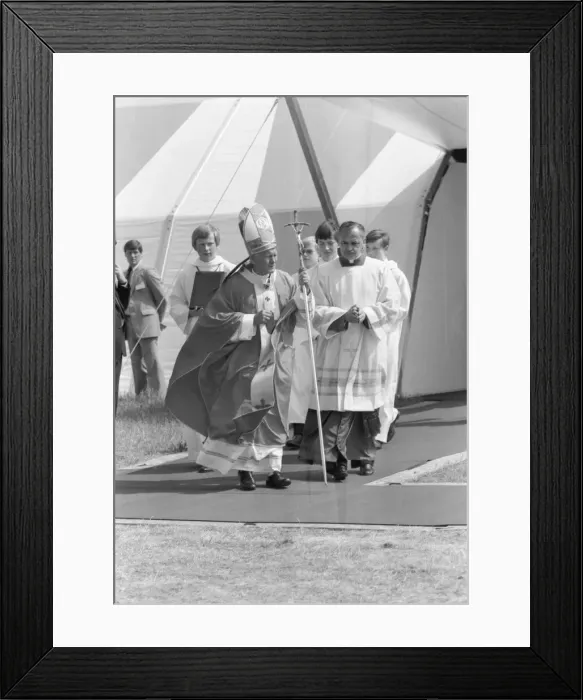 Framed Print : Pope John Paull IIs visit to Coventry Airport for a mid-morning mass Framed Print : Pope John Paull IIs visit to Coventry Airport for a mid-morning mass