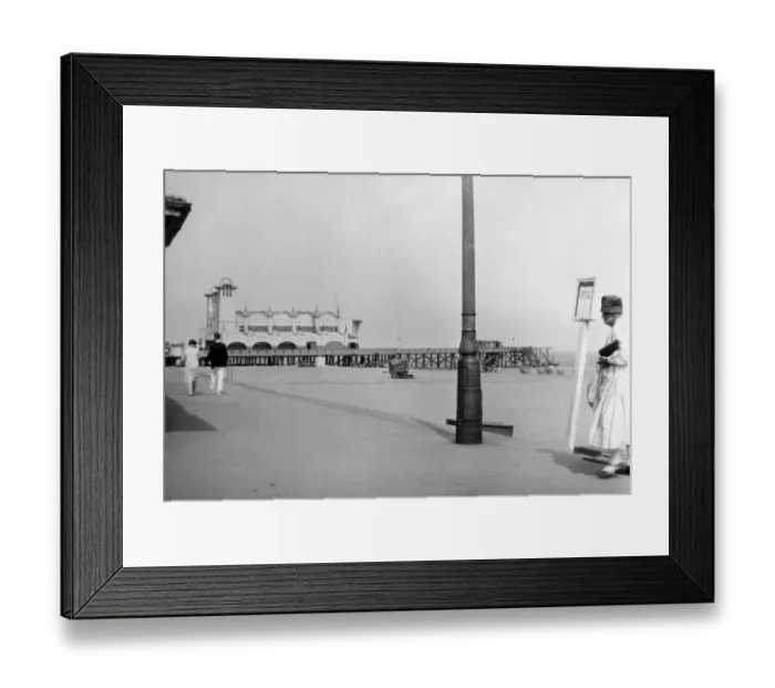 Framed Print : Great Yarmouth Wellington Pier. Norfolk. Circa 1929. Tyrell Collection