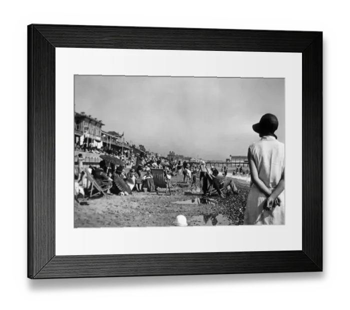 Framed Print : General holiday scene at Lowestoft, Suffolk. Circa 1929. Tyrell Collection Framed Print : General holiday scene at Lowestoft, Suffolk. Circa 1929. Tyrell Collection