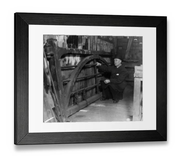 Framed Print : Mr W Kemp with the old Kennington Toll Gate. The old Kennington toll-gate which was