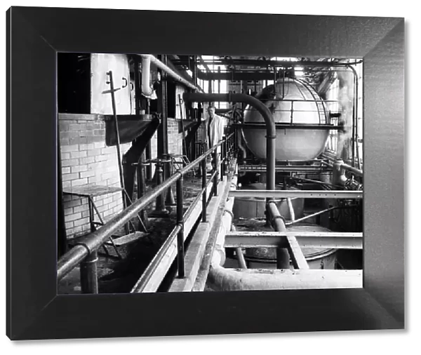 Inside Higsons Brewery. Date unknown