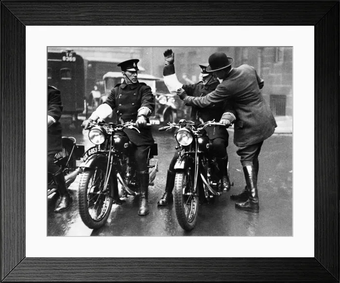 Framed Print : Colonel Laurie adjusting the white armlet of one of the 500 Metropolitan policemen who Framed Print : Colonel Laurie adjusting the white armlet of one of the 500 Metropolitan policemen who