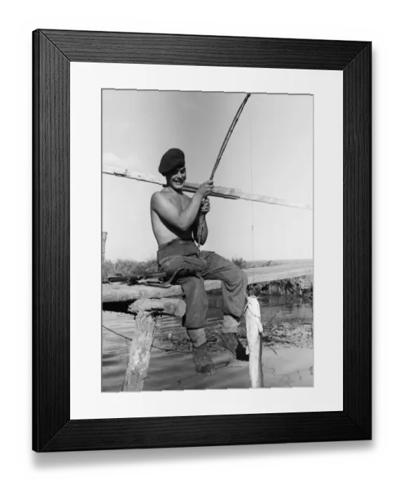 Framed Print : Suez Crisis 1956 Albert Palmer of Birmingham, a Gunner from a Parachute Artillery Framed Print : Suez Crisis 1956 Albert Palmer of Birmingham, a Gunner from a Parachute Artillery