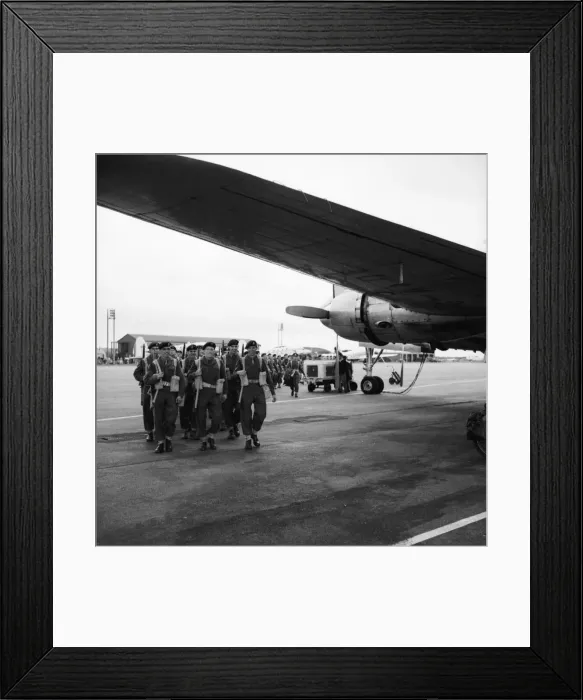 Framed Print : Suez Crisis 1956 Men of the Duke of Wellington Regiment (1st Battalion Framed Print : Suez Crisis 1956 Men of the Duke of Wellington Regiment (1st Battalion