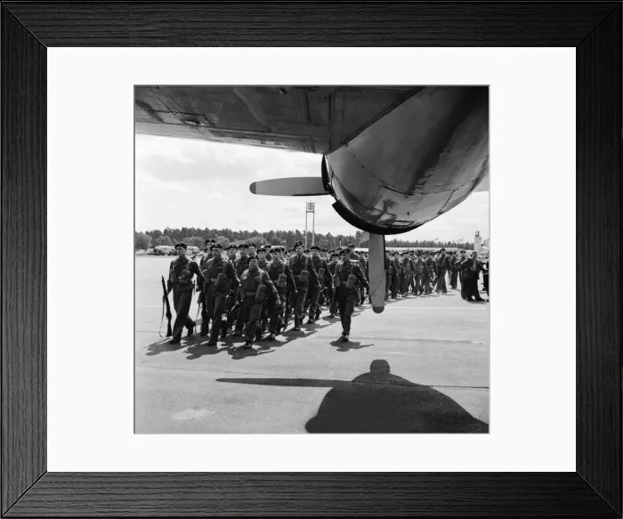 Framed Print : Suez Crisis 1956 Men of the Duke of Wellington Regiment (1st Battalion Framed Print : Suez Crisis 1956 Men of the Duke of Wellington Regiment (1st Battalion