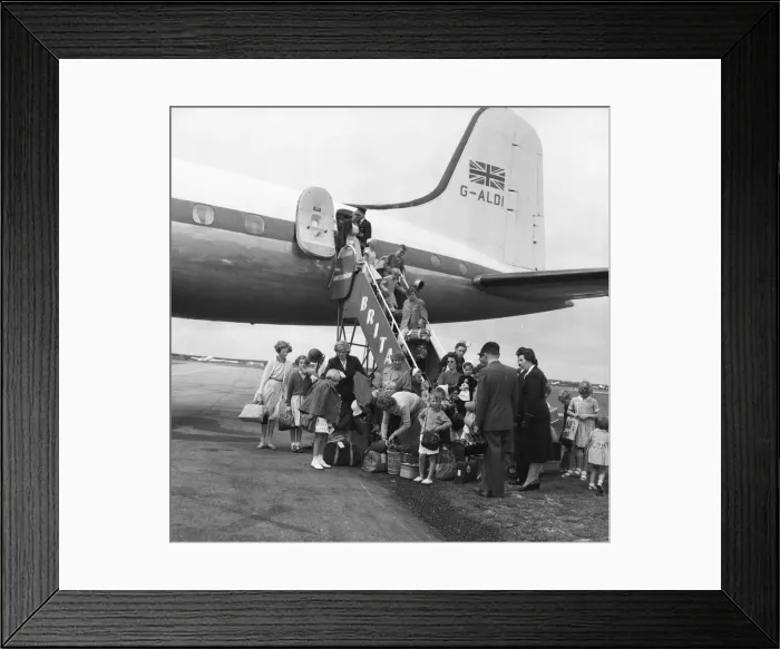 Framed Print : Suez Crisis 1956 British women and children arrive at Blackbushe Airport having Framed Print : Suez Crisis 1956 British women and children arrive at Blackbushe Airport having