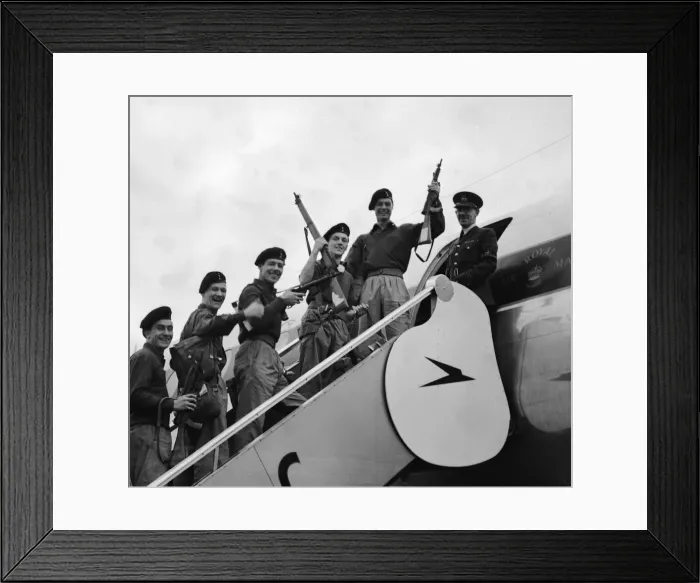 Framed Print : Suez Crisis 1956 Men of the Duke of Wellington Regiment (1st Battalion Framed Print : Suez Crisis 1956 Men of the Duke of Wellington Regiment (1st Battalion