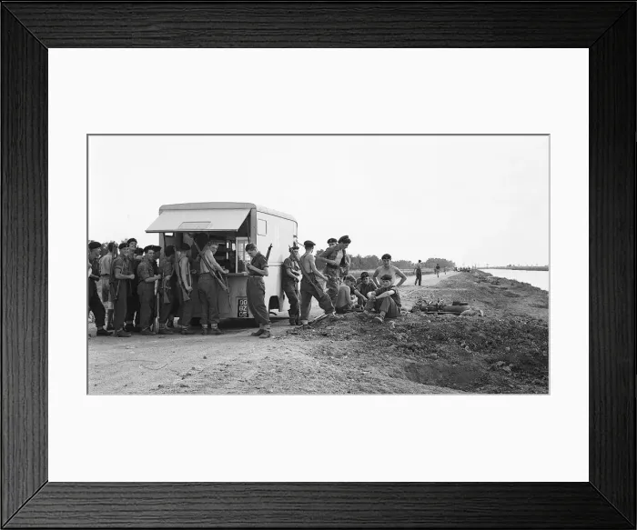 Framed Print : Suez Crisis 1956 British troops of the 1st Battalion York Framed Print : Suez Crisis 1956 British troops of the 1st Battalion York