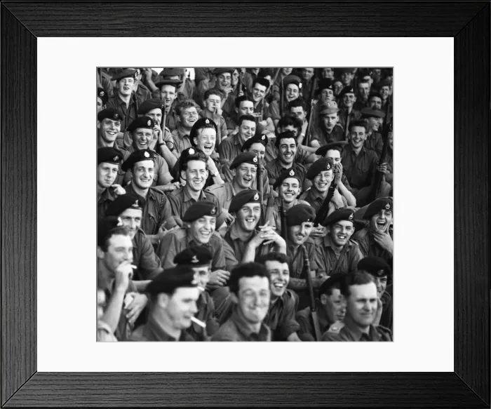 Framed Print : Suez Crisis 1956 The troops enjoying a concert party in Port Said H9407 Framed Print : Suez Crisis 1956 The troops enjoying a concert party in Port Said H9407