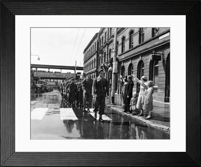 Framed Print : Suez Crisis 1956 People in the streets cheer and wave as troops march Framed Print : Suez Crisis 1956 People in the streets cheer and wave as troops march