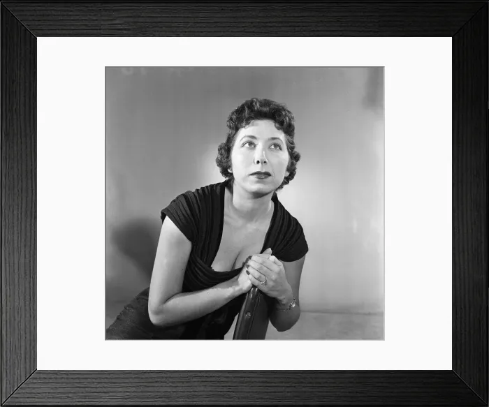 Framed Print : Novelist Roberta Leigh. 13th December 1954 Framed Print : Novelist Roberta Leigh. 13th December 1954