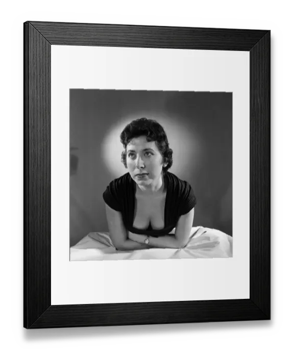 Framed Print : Novelist Roberta Leigh. 13th December 1954 Framed Print : Novelist Roberta Leigh. 13th December 1954