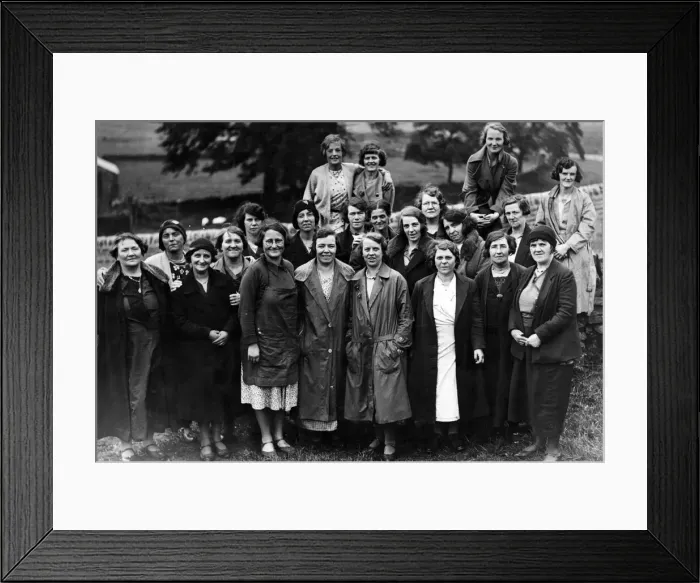 Framed Print : A group of happy campers in the camp at Sparty Lea for the wives of Tyneside unemployed Framed Print : A group of happy campers in the camp at Sparty Lea for the wives of Tyneside unemployed