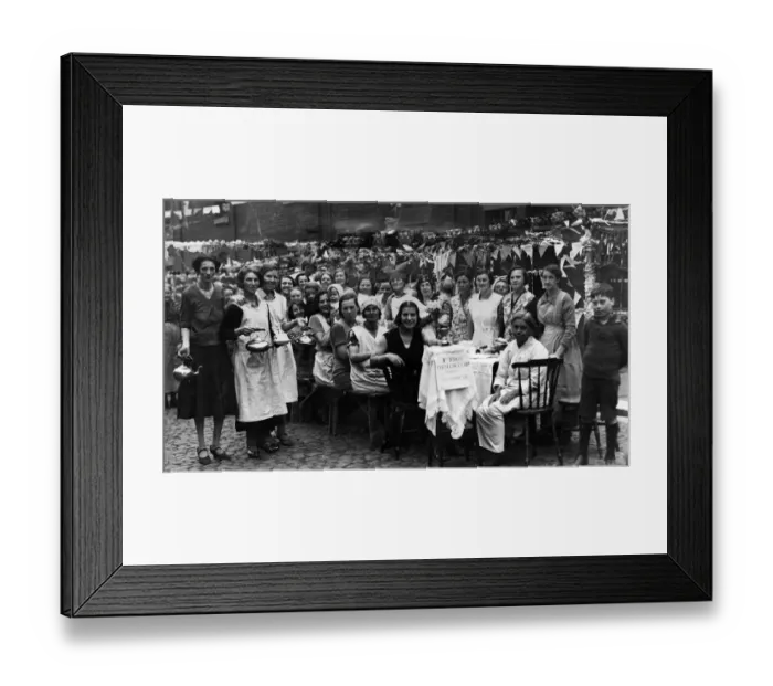 Framed Print : An open-air tea party in Salisbury Street, Newcastle, celebrating the best dressed street