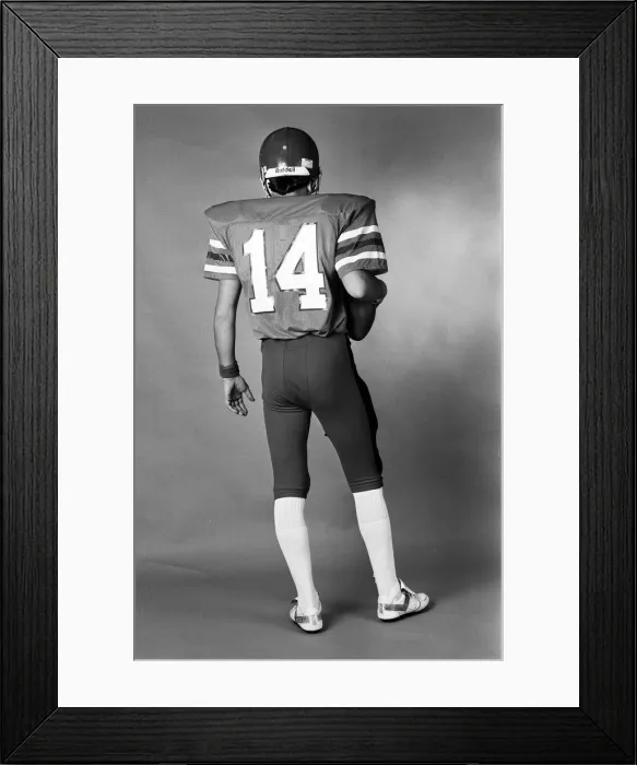 Framed Print : Snooker player Tony Knowles dressed as an America footballer. 19th January 1986 Framed Print : Snooker player Tony Knowles dressed as an America footballer. 19th January 1986