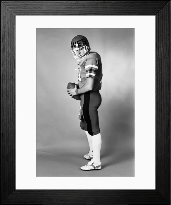 Framed Print : Snooker player Tony Knowles dressed as an America footballer. 19th January 1986 Framed Print : Snooker player Tony Knowles dressed as an America footballer. 19th January 1986