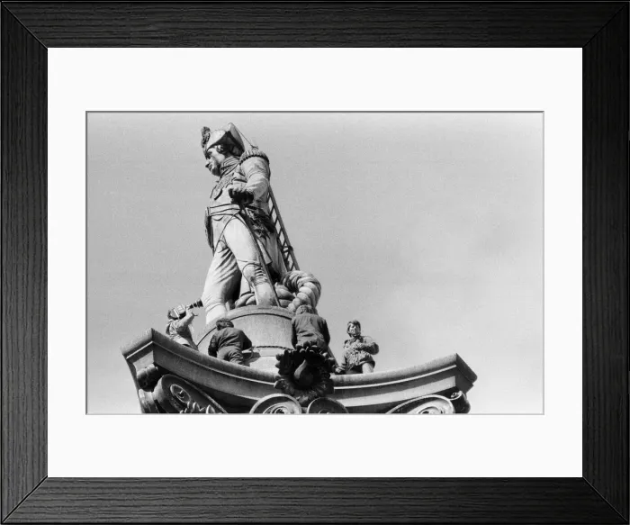 Framed Print : Blue Peters John Noakes, climbs to the top of Nelsons Column Framed Print : Blue Peters John Noakes, climbs to the top of Nelsons Column