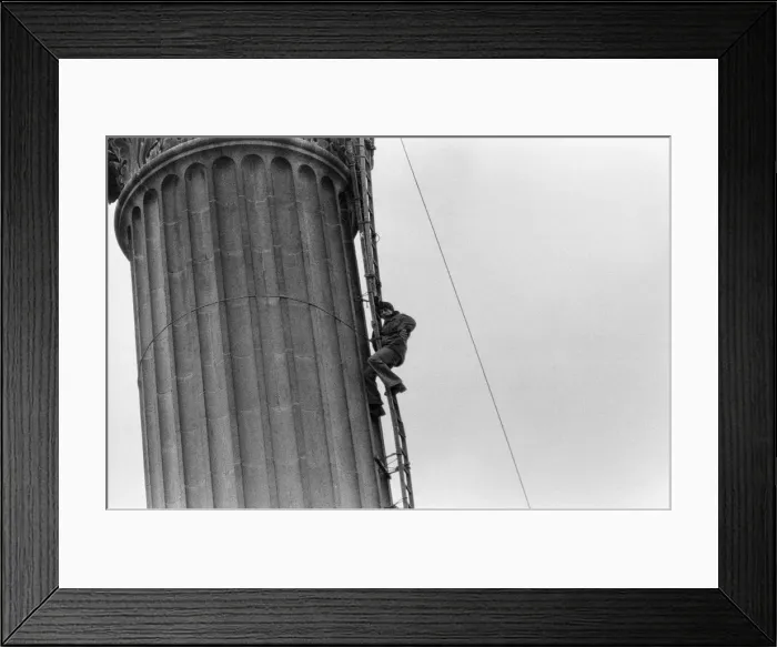 Framed Print : Blue Peters John Noakes, climbs to the top of Nelsons Column Framed Print : Blue Peters John Noakes, climbs to the top of Nelsons Column