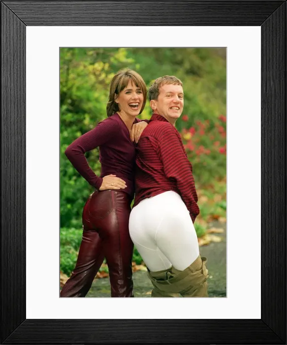 Framed Print : Frank Skinner voted Rear of The Year 1998 Nov 1998 the comic of Badiel