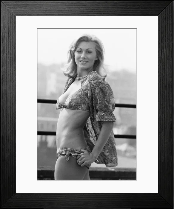 Framed Print : Jennie Beckwith, model wearing a Mazurka, a cotton voile bikini and coverup