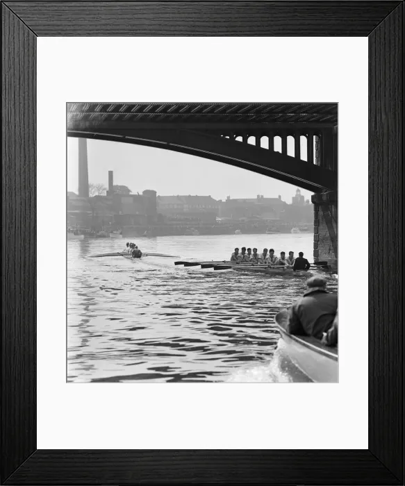 Framed Print : The Boat Race, Cambridge v Oxford. 1957. The race was held from the starting