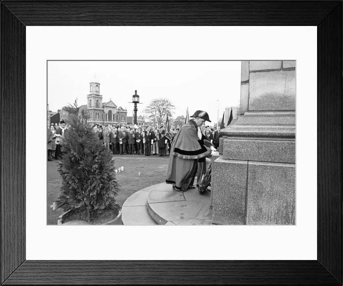 Framed Print : The Mayor and leading council members join with veterans