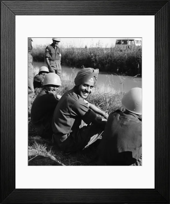 Framed Print : Suez Crisis 1956 Sikh Mohindar Singh, an Indian paratrooper of the Kumoan Rifles Framed Print : Suez Crisis 1956 Sikh Mohindar Singh, an Indian paratrooper of the Kumoan Rifles