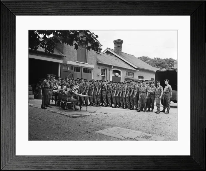 Framed Print : Suez Crisis 1956 Men of the Royal Berkshire Regiment are issued with tropical kit Framed Print : Suez Crisis 1956 Men of the Royal Berkshire Regiment are issued with tropical kit