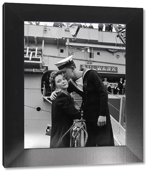 Suez Crisis 1956 Mechanic Bruce Simpson says goodbye to his girlfriend Pamela