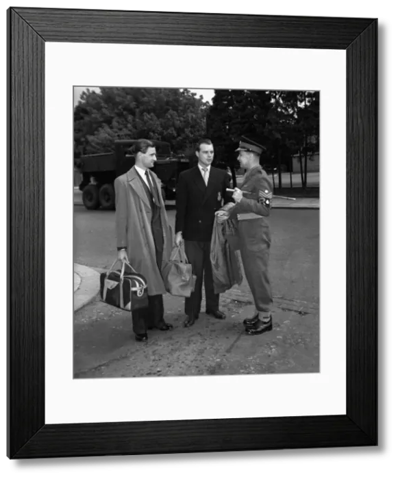 Framed Print : Suez Crisis 1956 Two Guardsmen of the Household Cavalry return to their barracks Framed Print : Suez Crisis 1956 Two Guardsmen of the Household Cavalry return to their barracks