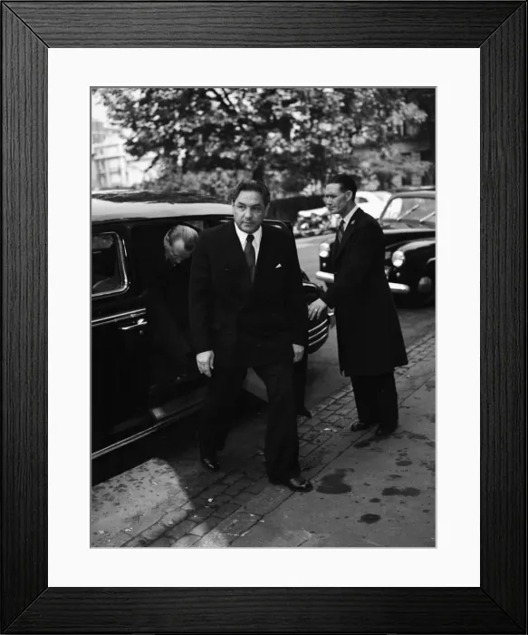 Framed Print : Suez Crisis 1956 Mr Shepilov arrives at No. 1 Carlton Gardens for a conference Framed Print : Suez Crisis 1956 Mr Shepilov arrives at No. 1 Carlton Gardens for a conference