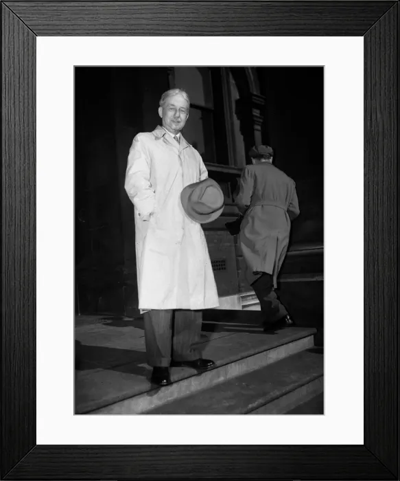 Framed Print : Suez Crisis 1956 General Glubb leaving the Foreign office where he discussed Framed Print : Suez Crisis 1956 General Glubb leaving the Foreign office where he discussed