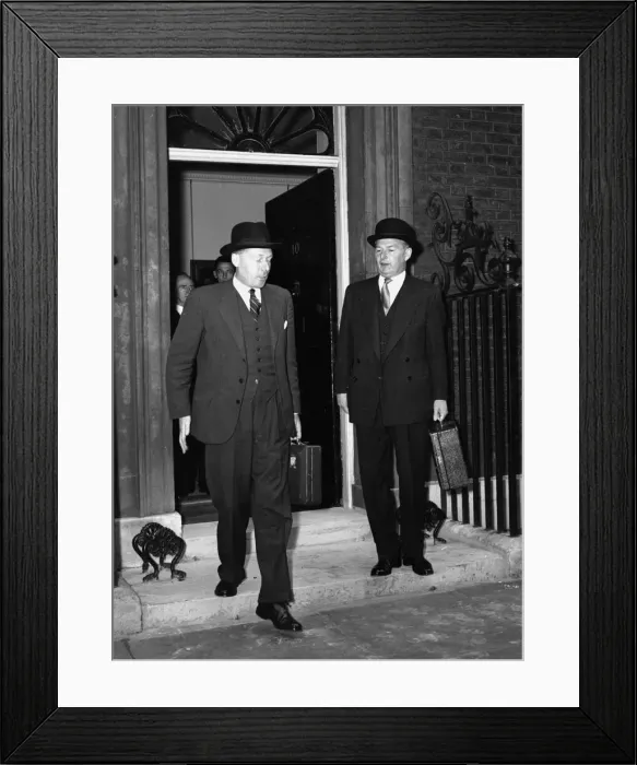 Framed Print : Suez Crisis 1956 Selwyn Lloyd leaving 10 Downing Street after a pre Parliament Framed Print : Suez Crisis 1956 Selwyn Lloyd leaving 10 Downing Street after a pre Parliament