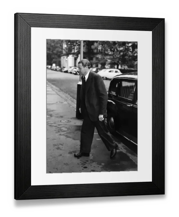 Framed Print : Suez Crisis 1956 Mr D Sandys arriving at No. 1 Carlton Gardens for a conference