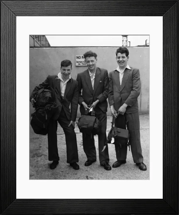 Framed Print : Suez Crisis 1956 British servicemen at London Airport preparing to leave for Egypt Framed Print : Suez Crisis 1956 British servicemen at London Airport preparing to leave for Egypt
