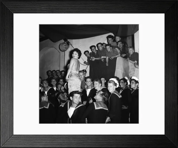 Framed Print : Suez Crisis 1956 Lita Rosa entertains men of No. 2 Corp Defence Platoon Framed Print : Suez Crisis 1956 Lita Rosa entertains men of No. 2 Corp Defence Platoon